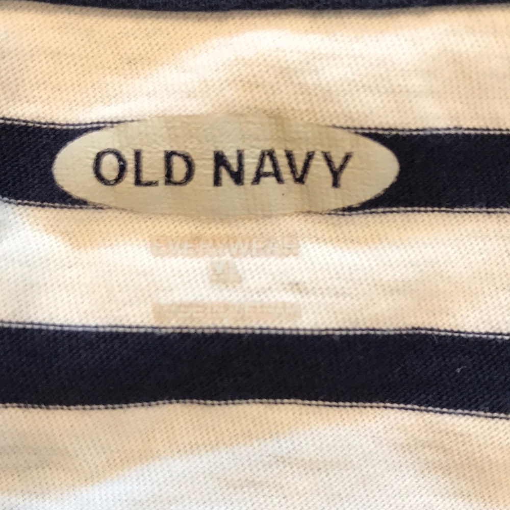 Old Navy “Hey Friend” Tshirt - Picture 4 of 4